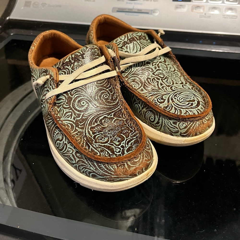 Women’s Ariat Shoes